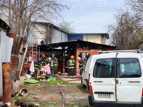 Una Vivienda Destruida Y Tres Personas Damnificas Deja Incendio En Santa Cruz