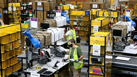 Inside The Amazon Fulfilment Centre At Lytton In Brisbane The Courier