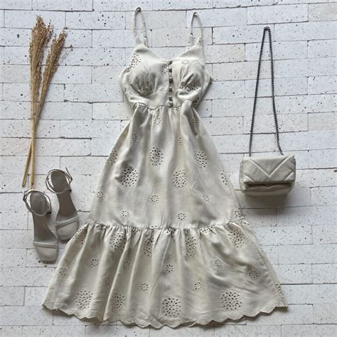VESTIDO MIDI LINHO BORDADO EM LAISE PREMIUM NUDE Dondoca Moda Feminina