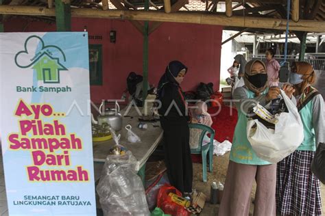 Manfaat Bank Sampah Bagi Warga Antara Foto