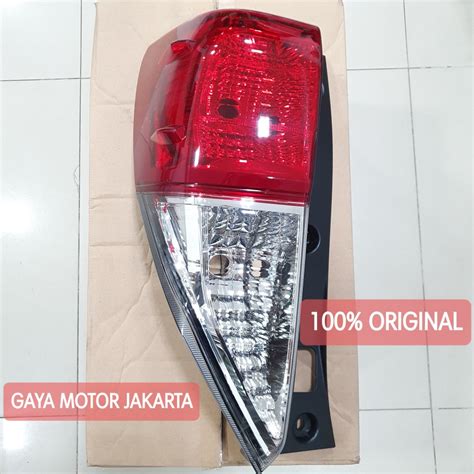 LAMPU STOP STOPLAMP BELAKANG KIRI TOYOTA INNOVA REBORN 81561 0K240 ORI