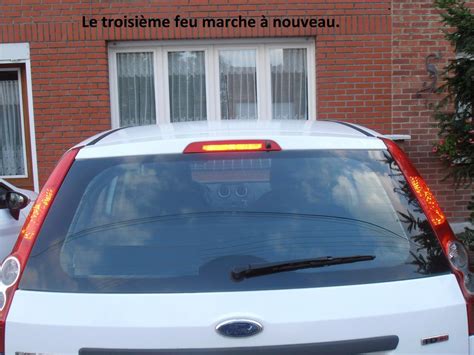 remplacement feu stop arrière ford fiesta V