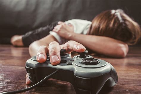 Video Game Addiction Symptoms, Diagnosis and Treatment - Sports Magy