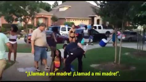 Suspendido un policía de Texas tras sacar una pistola a una adolescente