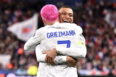 Equipe de France Deschamps désamorce la polémique Mbappé Griezmann