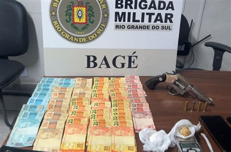 Homem Preso Por Cumprimento De Mandado Tr Fico De Drogas E Porte