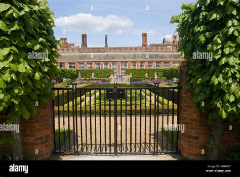 Hampton Court, London Stock Photo - Alamy