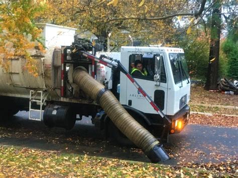 Arlingtons Leaf Vacuum Collection Program To Run Through Dec 23