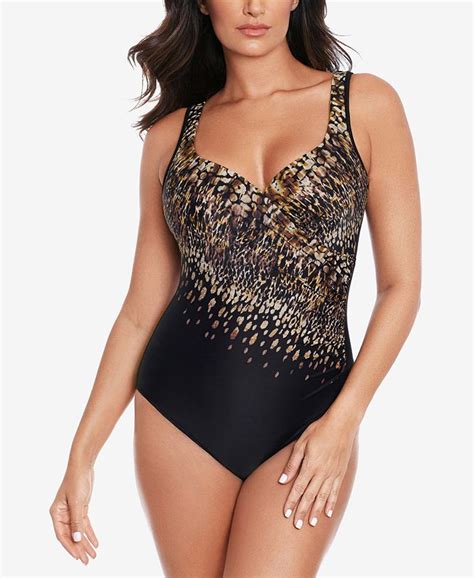 7 Hot Sexy Marina Dali Bikini Pics