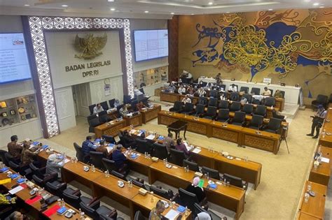 Baleg Sepakat RUU Keimigrasian Jadi Usul Inisiatif DPR