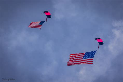 Misty Blues All Woman Skydiving Team Aerodyne