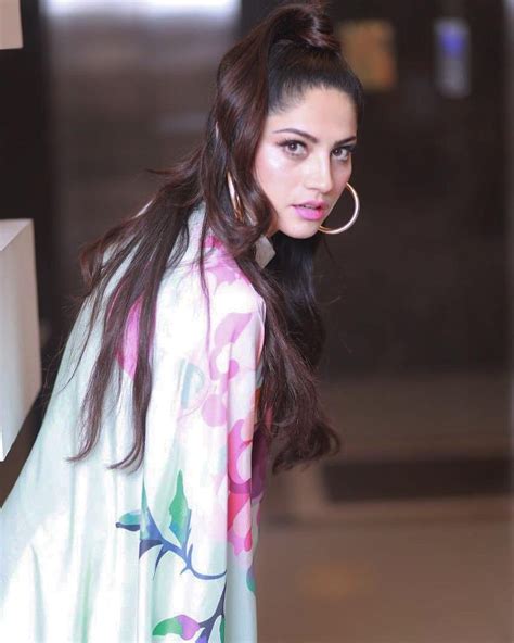 Seductive Poses Of Neelum Munir That Make Her Look More HOT Reviewit Pk