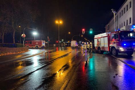 Verfolgungsjagd Durch Gummersbach Autofahrerin Und Vier Polizisten