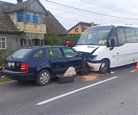 Osiem Os B Rannych W Wypadku Busa Przewo Cego Dzieci Krok Od Tragedii