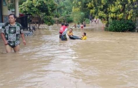 Empat Kecamatan Di Pandeglang Diterjang Banjir Dan Longsor Bantennews