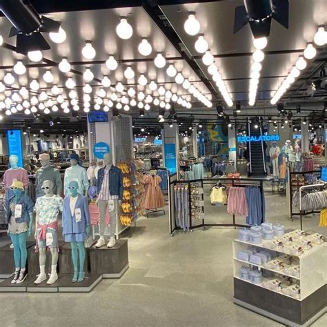 Primark A Inaugurat Joi Primul Magazin Din România