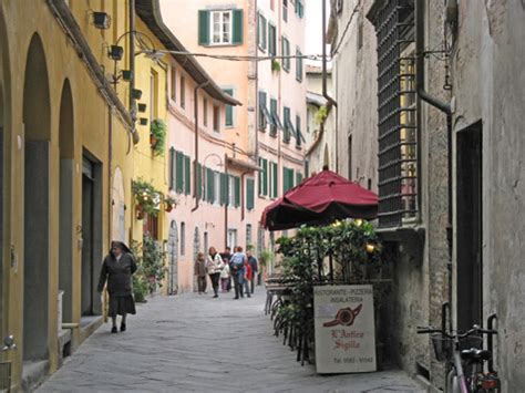 Hotels and Lodging in Lucca and Region