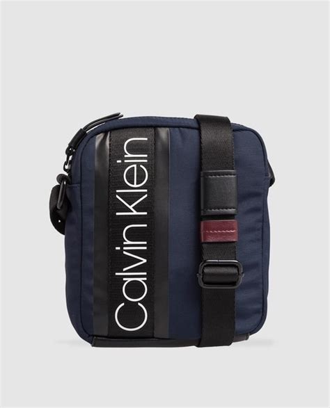 Bandolera Peque A De Hombre Calvin Klein En Azul Marino Con Cremallera