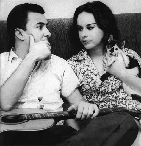 Astrud Gilberto A Voz De Garota De Ipanema Em Ingl S Morre Aos