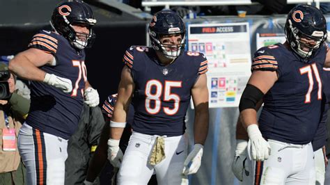 Chicago Bears Tight End Cole Kmet High Points Ball For 6 Yard Td From