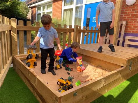 Sliding Sand Pit With Lid Pentagon Play