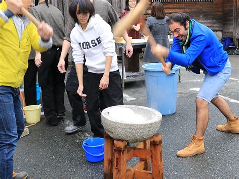 歳末感謝「振る舞い餅つき大会」開催します 株式会社タケノ