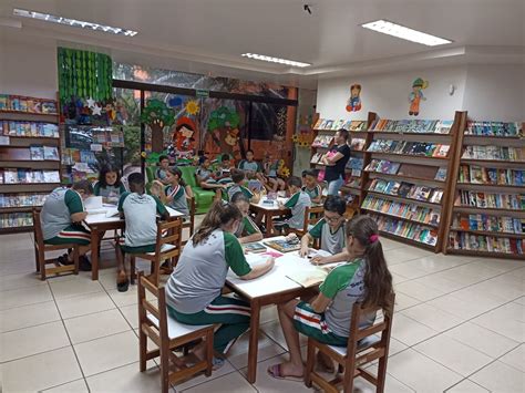 Alunos realizam visita à Biblioteca Pública Martinho Lutero O Presente