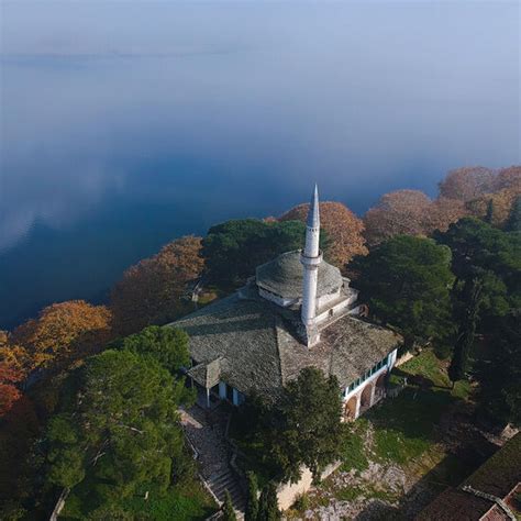 A walking tour of Ioannina Castle | Discover Greece