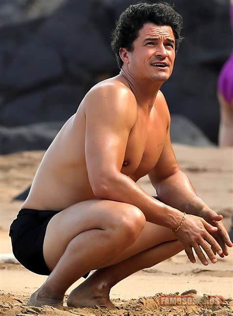 Orlando Bloom Surge Muito Mais Musculoso Na Praia E Causa