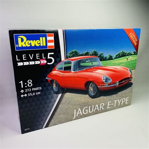 Jaguar E Type EDITION LIMITÉE REVELL 07717 1 24