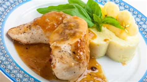 Pollo Relleno Al Horno Con Orejones Y Ciruelas Noticias De Pollo