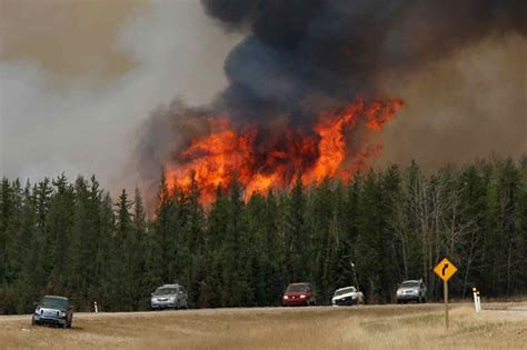 Canada Wildfire Flare Ups Near Fort Mcmurray Force Evacuations Of