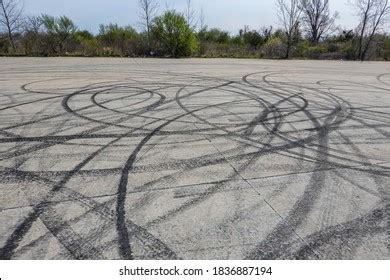 875 Tyre burnout marks Images, Stock Photos & Vectors | Shutterstock