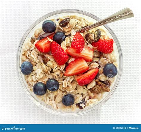 Gezond Ontbijt Kom Van Muesli Met Melk Stock Foto Image Of