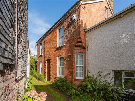 Bed Semi Detached House For Sale In Western Road Crediton Ex