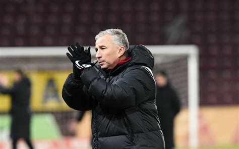 Asul Din M Neca Lui Dan Petrescu Vedeta De La Cfr Cluj Care Revine