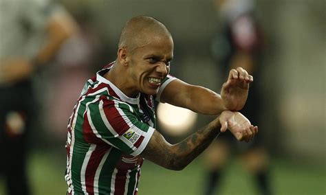 Fluminense Aproveita As Falhas Do Atl Tico Pr E Vence No Maracan