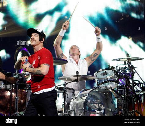 Red Hot Chili Pepper Lead Singer Anthony Kiedis Performs With The Rest