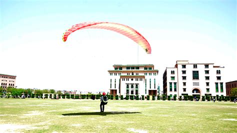 UMT - University of Management and Technology