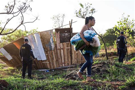 Moradores de invasão são despejados pela segunda vez em menos de uma