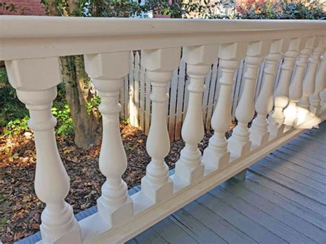 Traditional Wood Porch Spindles Turned Cedar Balusters For Porch Railing