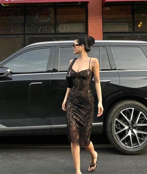 Chị em Jenner lăng xê cực mạnh style hot girl summer Mát mẻ khoe dáng đỉnh thế ai chẳng mê