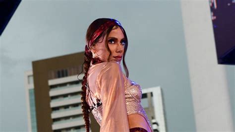 Anitta é confirmada como atração da primeira festa do BBB 23 A