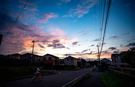 黄昏時の住宅街 By Yashi P （id：10511764） 写真共有サイトphotohito