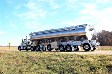 Bulk Feed Trailers Hensley Fabricating And Equipment Inc