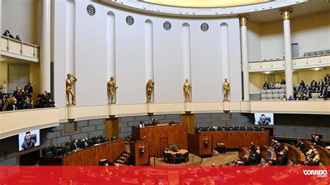 Parlamento da Finlândia aprova pedido de adesão à NATO Guerra na