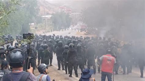 Bolivia Polic A Arremete Contra Movilizados En Bloqueo Gasificaci N