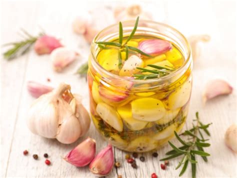 How To Make Garlic Infused Olive Oil Organic Facts