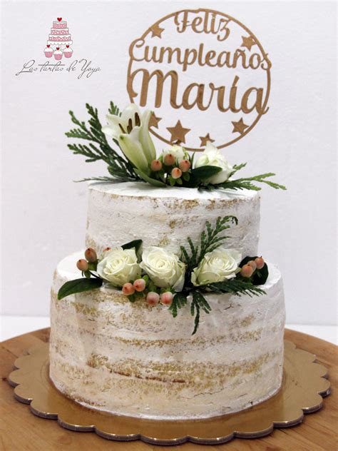 Las tartas de Yoya Naked cake con flores naturales para el cumple de María