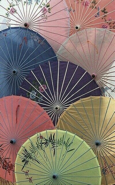 Pin By Renais Sanz On Ethnies Japanese Umbrella Japanese Traditional